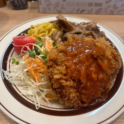 1okuenkumasan's profile picture. 留年&院卒で3年遅れで社会に出た30代後半のクマ。趣味は投資と山に登ること。文章を書く仕事をしています。