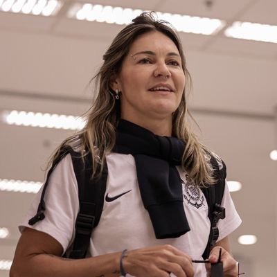 Doida, maluca e apaixonada pelo Corinthians 🖤🤍 Movida a futebol e esportes de modo geral ✨️