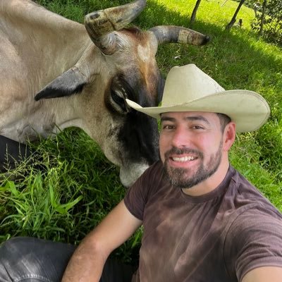 jorgitoM89's profile picture. Me acuso a veces de ser incapaz de amar. Quizá sea verdad, pero he sido capaz de elegir a algunas personas y de guardarles, fielmente, lo mejor de mí.