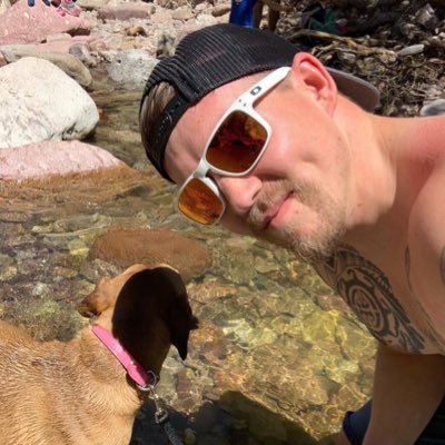 Officer_jason9's profile picture. my kids my life 👩👩👦