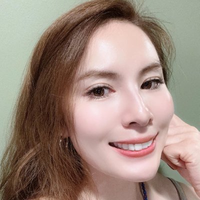 Positive and motivated, patriotic and non-partisan, responsible, good at self-motivation and management, and also has good communication and coordination skills
