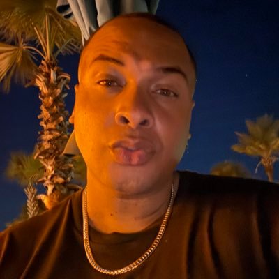 justdevonb's profile picture. In a world full of colors, be golden.✨🫶🏽