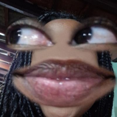 itsnelis's profile picture. Quando você percebe onde é o seu lugar, você não aceita mais caber em lugares rasos