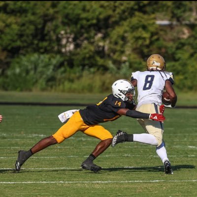 C/O 2027 | 6’2 200lbs || Fairdale High School 3.0 GPA || Small forward || 502 Elite 2027 Il OLB and RB ll Email- rakalej@icloud.com Contact 502 434 2277