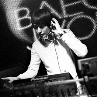 DiskJockeyChip's profile picture. Korea Busan DJ / 소속: Medical Sounds Laber / Levis Signature Model 출신 / 네이버&네이트검색: DJ한동우

https://t.co/jlZrMw5jYx