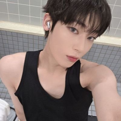 ✯ you're the sunlight,
keeps my heart going✯
✞︎♡︎𝚔𝚒𝚖 𝚜𝚞𝚗𝚘𝚘♫︎ 🦊