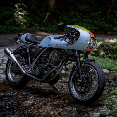🏍🟦🟧Gulfカラー🏍🟦Final EditionのSR2台体制 #SR400 #SR500 #SR400FI #SR400FIの可能性 ⚙️🔧 💻https://t.co/FU73OmksP3