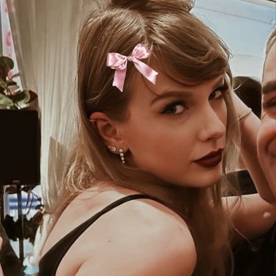 aunnavale's profile picture. Foda-se o Patriarcado.