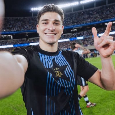 Hola me llamo Julian Alvarez. 🇦🇷Mi hermano: Enzo Fernandez/Bi/Top/Bottom/rp Account Bro: @baldchest99 (Reggie)