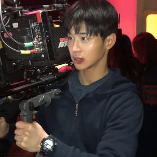 (봇) #NOTREAL 1992년 7월 12일에 태어난 배우 장동윤입니다. 이 계정은 진짜가 아니다, 나는 그의 패러디일뿐이다.