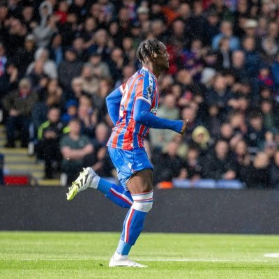 God is the greatest 💪 Cuenta satírica de futbolista profesional @Cpfc🏴✖️@NGSupereagles🇳🇬@adidas Psalms91