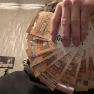 eggchownoodle's profile picture. 