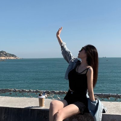 Omarcskerson's profile picture. Romanticize your routine.