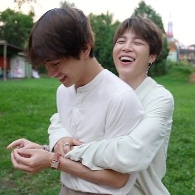 “At the end, it’s full of the paradise of dream”
김남준! 김석진! 민윤기! 정호석! 박지민! 김태형! 전정국! 🐨🐹😺🐿️🐥🐻🐰
fan account
.
.
.
akgae/antis dni 🚫