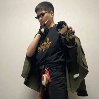ALUKANA6's profile picture. コンパス民 友達・知人・ゲーム仲間作りたい✨️🌈 グラサン🕶はトレードマーク 最近は筋トレもちょくちょく💪 でも時々ラーメンをすすります