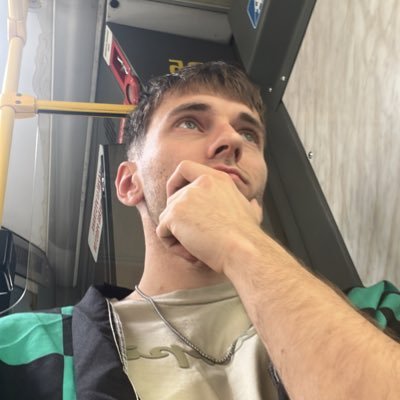 ykbmck's profile picture. 💻 React dev since 2019 ⚡ Now building SaaS 🚀 Sharing what works (and what doesn’t) 💰Currently at $0/m | 🎹 📸 🎾