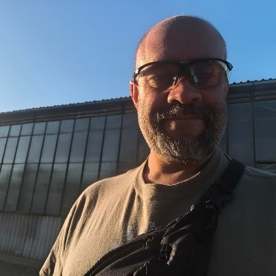 aveius's profile picture. Firemní sociolog, osobní profil. Nikomu nefandím, nikoho nehejtuji, interpretuji chování a hledám cesty. Umírněný pravicový konzervativec, rozum nad ideologií.