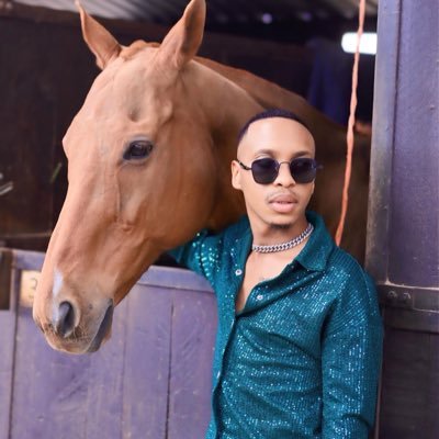 NobandaReloaded's profile picture. SOUTH AFRICAN SOCIALITE 🇿🇦 •Media Whore 📰🎬🎥 •Co-founder @tagmarketagency •Brand influencer.📸 •@lo_cal_soda Ambassador •TV Personality 📺 •Food blogger🥘