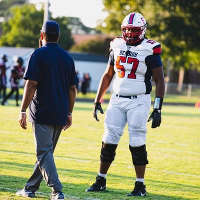 6'7 290lbs |Co 2026| OL/DL| Email: Hughlonboy2@gmail.com