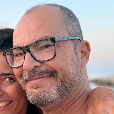 Credersi superiori agli altri è il peggior difetto che si possa avere. Ma voi mezzeseghe che cazzo ne capite.