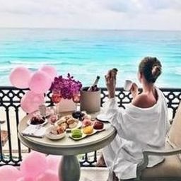 Remoq89436's profile picture. 海辺で心を落ち着ける