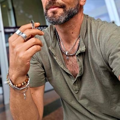 ...il vero incubo è non sognare più
scrivo molto ma dico poco
Non ti DISUNIRE
https://t.co/xMqVag3hvF