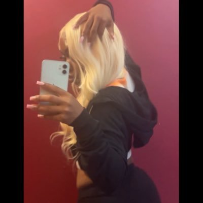 Mrs. Softee🍨. Artist |🦋! one of them clair’s 👁️♊️