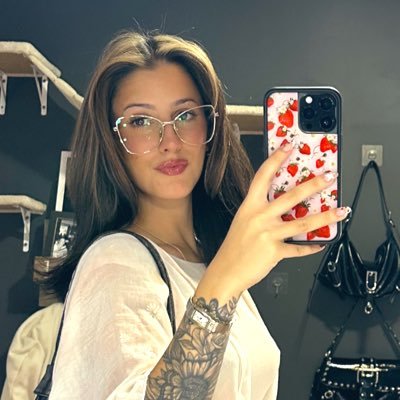 NicolleGongora's profile picture. 🦋