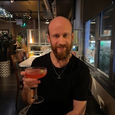 Fashion, Style and Lifestyle | Sales Assistant at @primark | IG: @bryanmolloy2