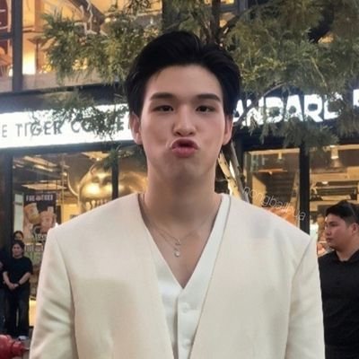 ⋆。🩵°·☁︎ 𝐒 𝐭𝐨 𝐭𝐡𝐞 𝐍 𔓘₊˚🩷⊹
@skywongraveee (☁️) @hirunkit_ (❔) |#SkyNani