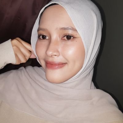 ⋆˚࿔ *all about me* 𝜗𝜚˚⋆
158/50 • neutral undertone • combi to dry || DM for inq💌