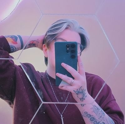 Comms open | 24 | He/Him | Queer | Artist/Writer | Nerd | https://t.co/1y6Aha3ENK
