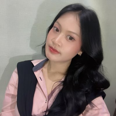 F1 fan and beauty lover sharing my honest takes on makeup, skincare, and whatever else catches my eye. | DM for business inquiries. 💌