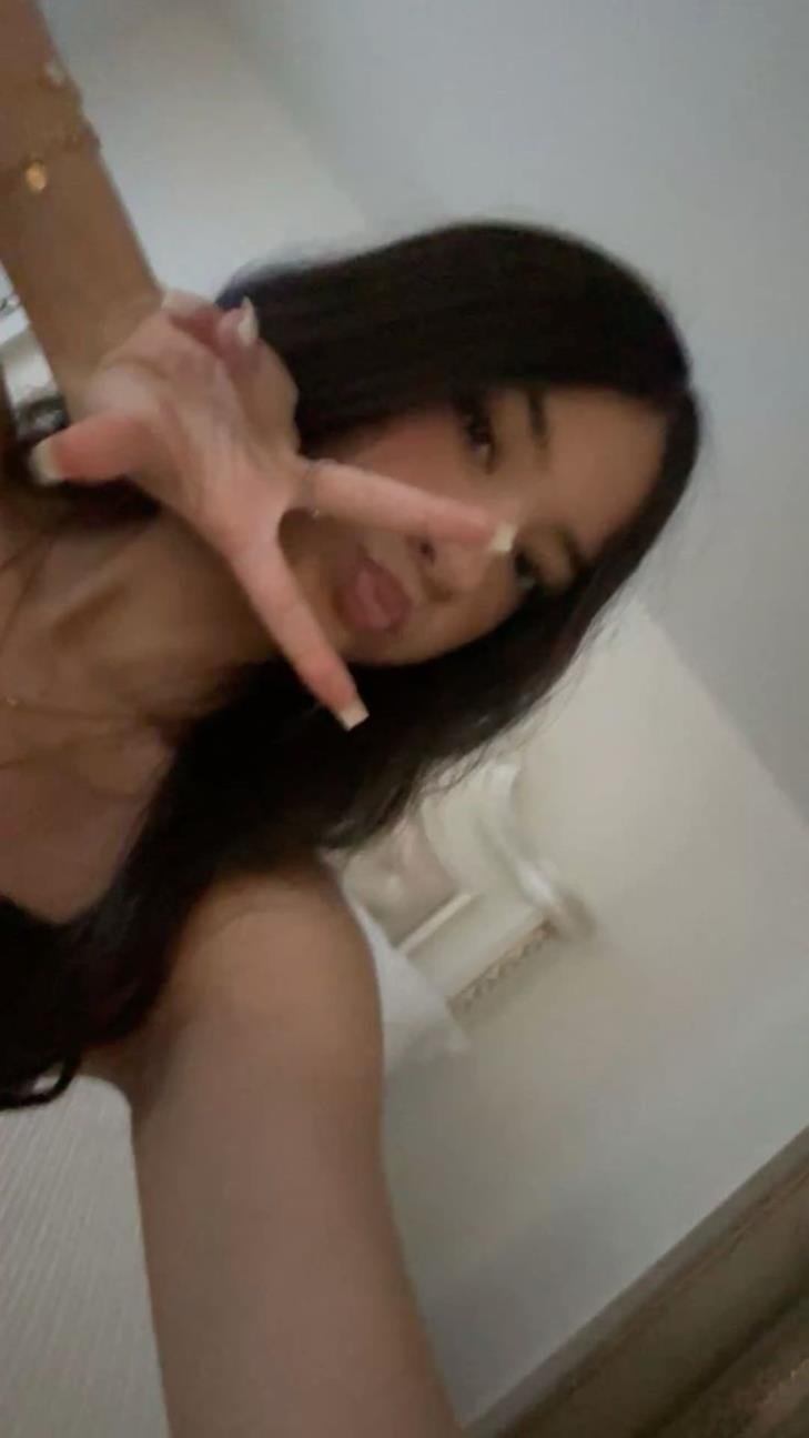 Rocila_Monas's profile picture. This is simply a side page... Please support my primary account @Gabbyycaky
