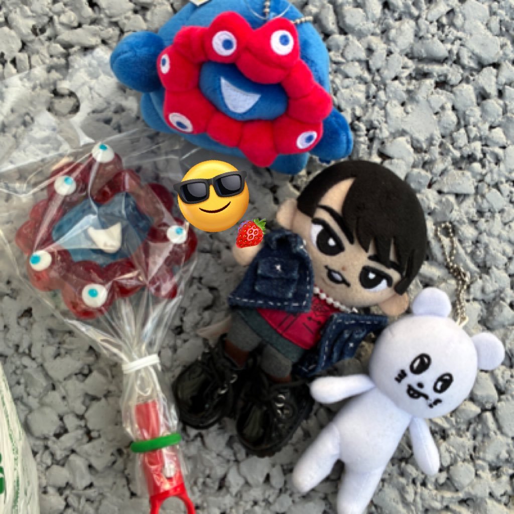 burugaria_25's profile picture. ※お取引前にツイフィお読みください。※ 好きなことをただひたすらに追う人/🎸ｷｭｳｿﾈｺｶﾐをとても応援しています🐭/🎮あんスタ.ゆめくろ.ツイステ.A3!.うたプリ/2.5:ｴｰｽﾃ.忍ﾐｭ.ｱｸｽﾃ△