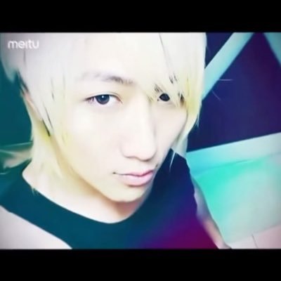 zhnchngl2's profile picture. 及時行樂_🤍