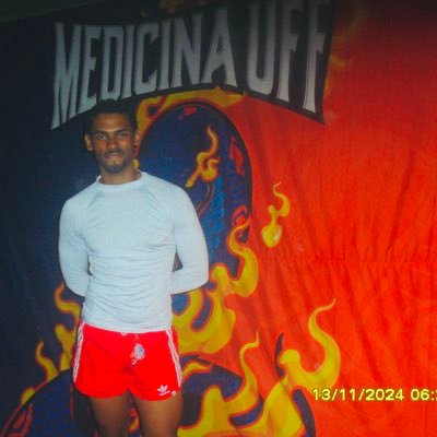 creativetttor's profile picture. estudante de medicina (no terceiro período) da universidade federal fluminense