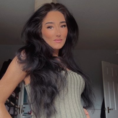 AshtonOsborne94's profile picture. 