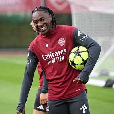 Kajjubisan's profile picture. I stay in my lane❗an Arsenal die-hard ❤️🤗  stay home boring girl child and loved at home prayer girl.