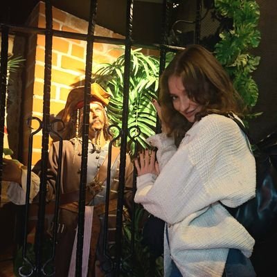 Hi! I'm Armytinystay💜⚓🤗