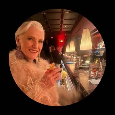 Bestselling International Author of A Woman Makes A Plan 📖Doctor of Dietetics g Supermodel☺️💃# it’s great to be 76 Manager: anna