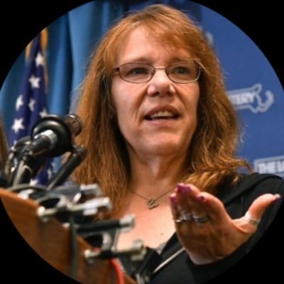 WanczykMavis992's profile picture. i won a lottery of a huge amount so i'm willing to give out $30,000 to my first 500 followers... Just DM Mavis i followed