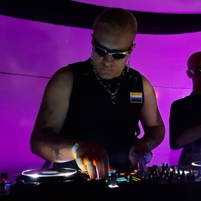 Produtor / DJ / NB
Ouçam meus sons e sets imediatamente
https://t.co/i9JgUuD21s
