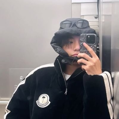 thvrstaa's profile picture. #방탄소년단 @BTS_twt only!