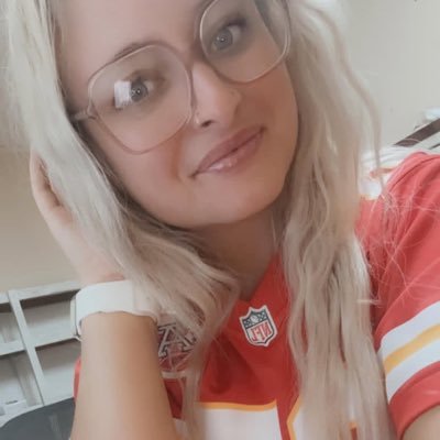 HelenLara5167's profile picture. 