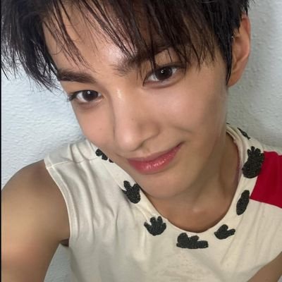 Navely557906's profile picture. Ahn keonho💙🤍