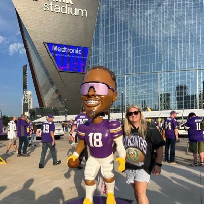 love all MN sports, music, fun in the ☀️#Vikings, #Twins, Raised by the #wolves #Wild #Fitness #TeamLuke #teamBritney