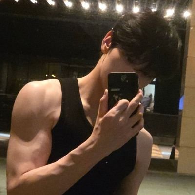 starmeonyou's profile picture. if u find this account and know who i'am, please shut up