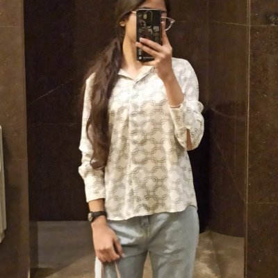 AnshikaVash1sht's profile picture. SaaS . Digital marketer. Occasional coffee addict ☕