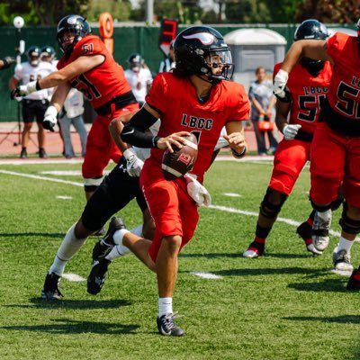 QB @LBCCFB_VGOH / 4.56 40 Yard / 6’1” 190 LBS / D1 Bounceback / December Grad